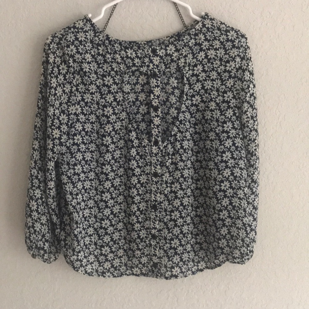 Patterned top - Picture 2 of 2
